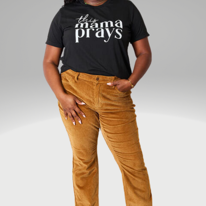 THIS MAMA PRAYS Graphic T-Shirt